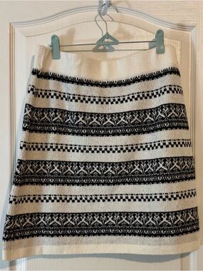 LOFT Black and Cream A-Line Knit Patterned Skirt